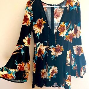 Forever 21 floral flare sleeve dress